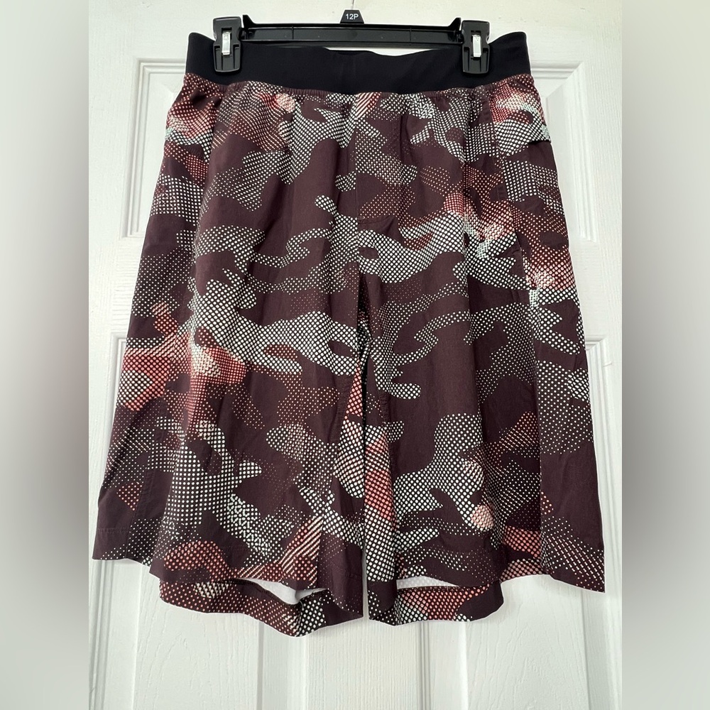 Lululemon Core Short Big Pebble Camo 11" Size M
